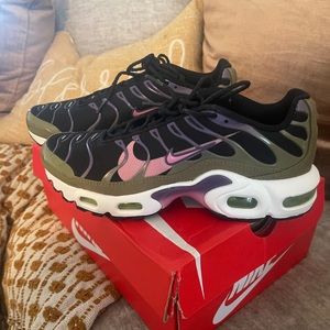 Grade School Nike Air Max